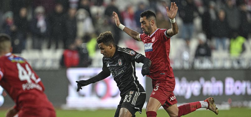 Penaltı var mı? Erman Toroğlu Sivasspor-Beşiktaş maçındaki o pozisyonu değerlendirdi