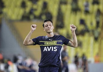 Özil Fenerbahçe'de kalacak mı? Menajeri duyurdu