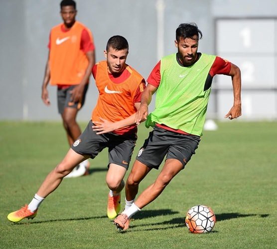Sabri Sarıoğlu, Jan Olde Riekerink’in elini öptü!