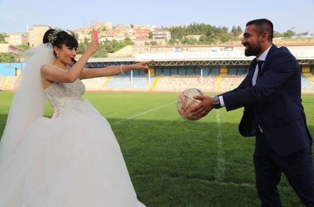 İtiraz için gitti, hakeme aşık oldu