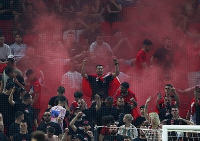 Arnavut taraftarlardan İsrail’e sert tepki!