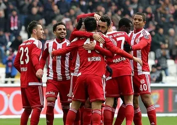 Sivasspor Ankaragücü'nü farklı geçti