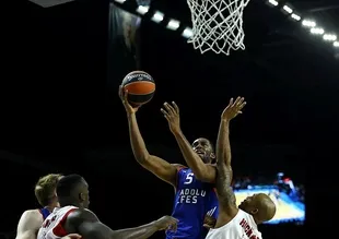 Anadolu Efes, EA Milano'yu mağlup etti