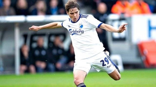 Fenerbahçe’nin gözdesi Skov el yakıyor!