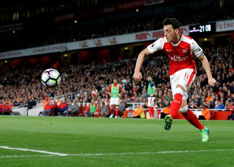 Mesut Özil’den Beşiktaş açıklaması