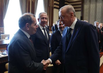 Başkan Erdoğan'dan, Özbek ve Buruk'a tebrik telefonu