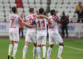 Antalya 3 puanı 90+7'de kaptı!