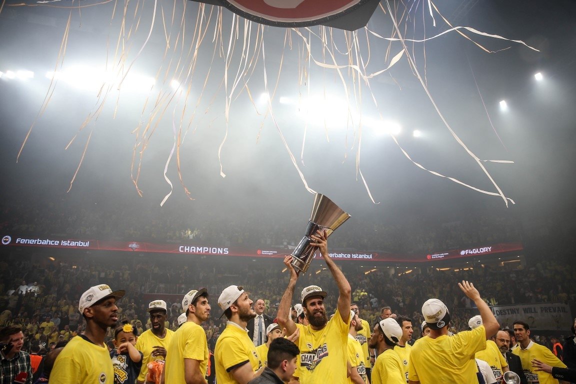 Datome söz verdi, saçlarını kestirdi