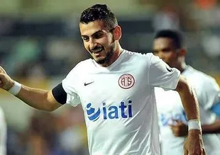 Emrah Başsan G.Saray antrenmanında