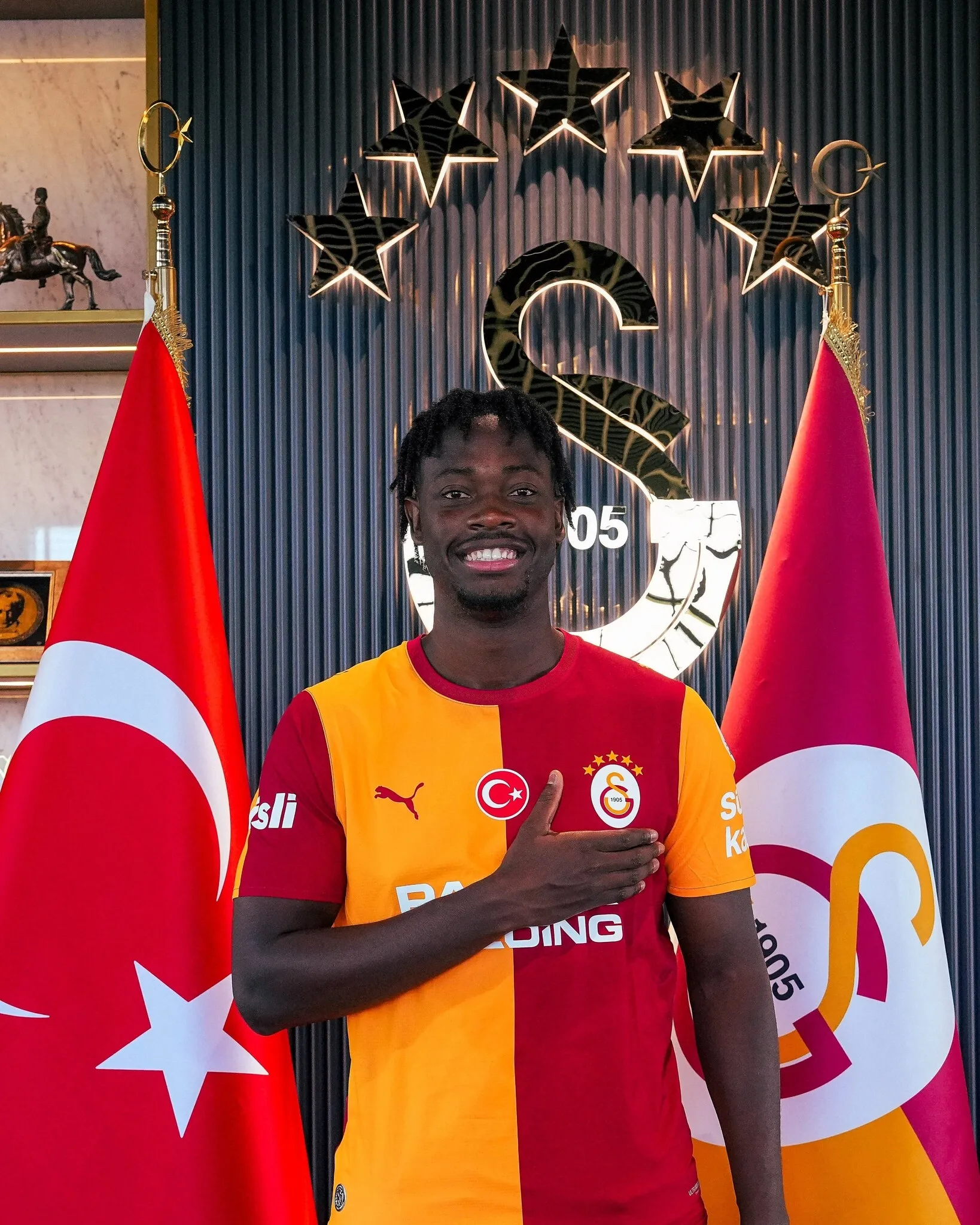 Galatasaray, Bitshiabu Transferinin Maliyetini Resmen Duyurdu
