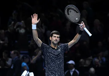 Djokovic 2'de 2 yaptı