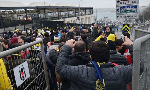 Fenerbahçe taraftarı Vodafone Park’ta
