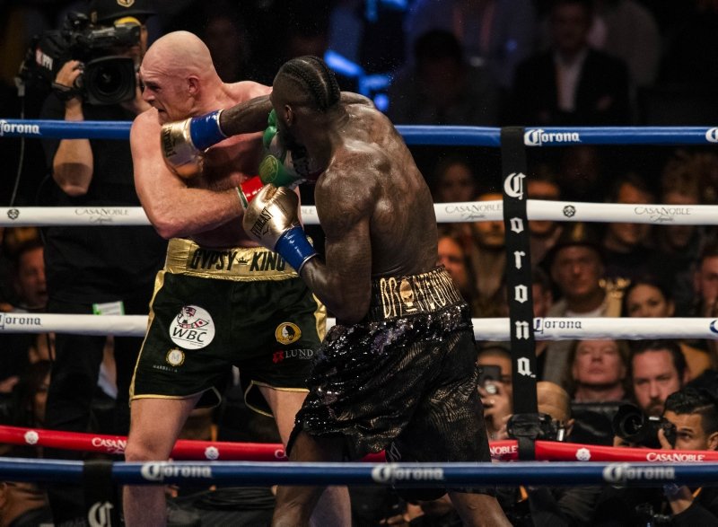 Wilder - Fury maçında şok sonuç! İkisi birden sevindi ama...
