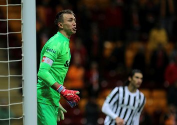 G.Saray'da Muslera'nın yerine 2 aday!