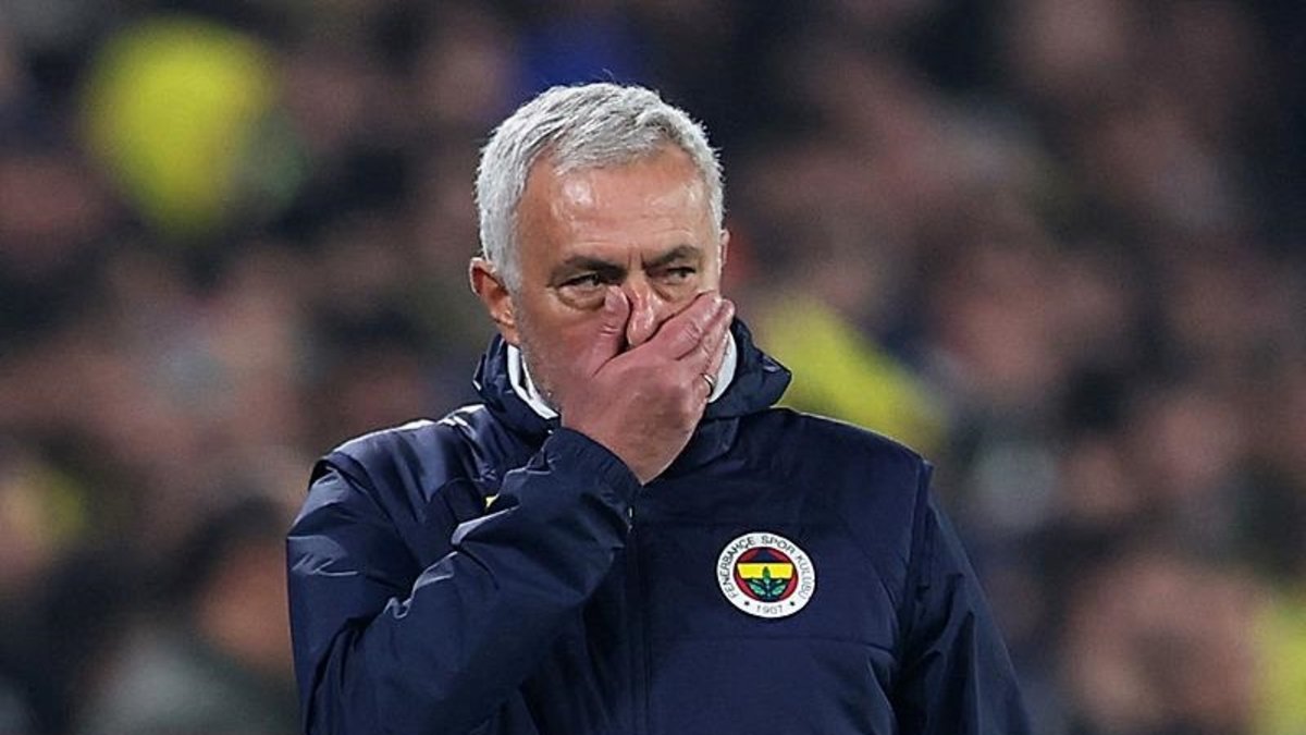 Fenerbahçe'de yönetimden Jose Mourinho isyanı! Yeter bıktım artık Fenerbahçe'de yönetimden Jose Mourinho isyanı! Yeter bıktım artık