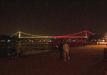 Fatih Sultan Mehmet Köprüsü "sarı-kırmızı" oldu