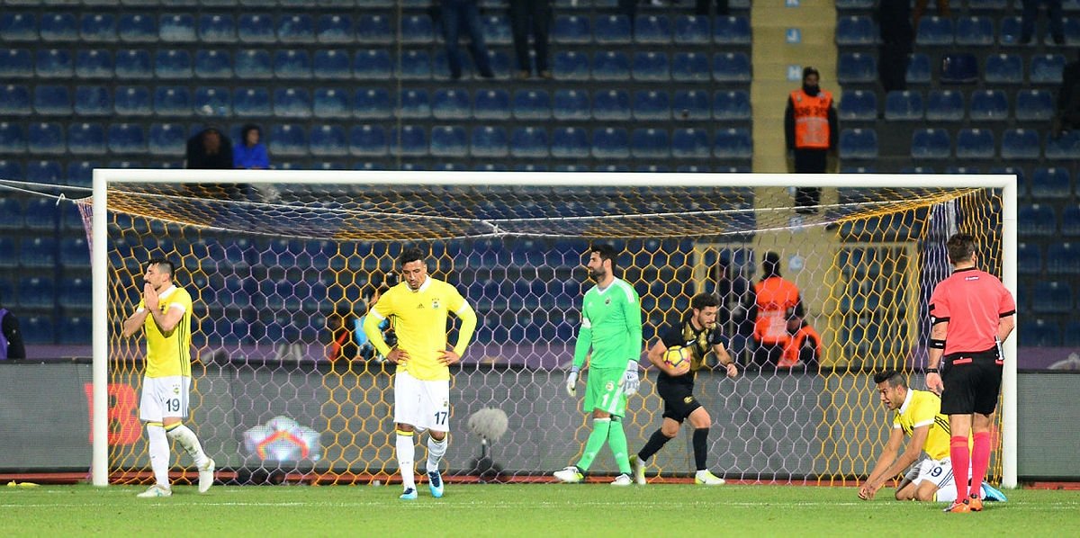 Fenerbahçe’de tarihi değişim! Yeni kaptan...