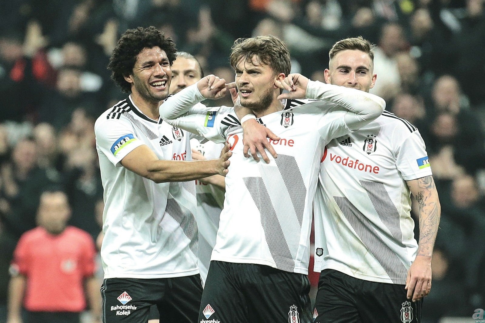 Corona virüsü Süper Lig yıldızlarının değerlerini de vurdu!