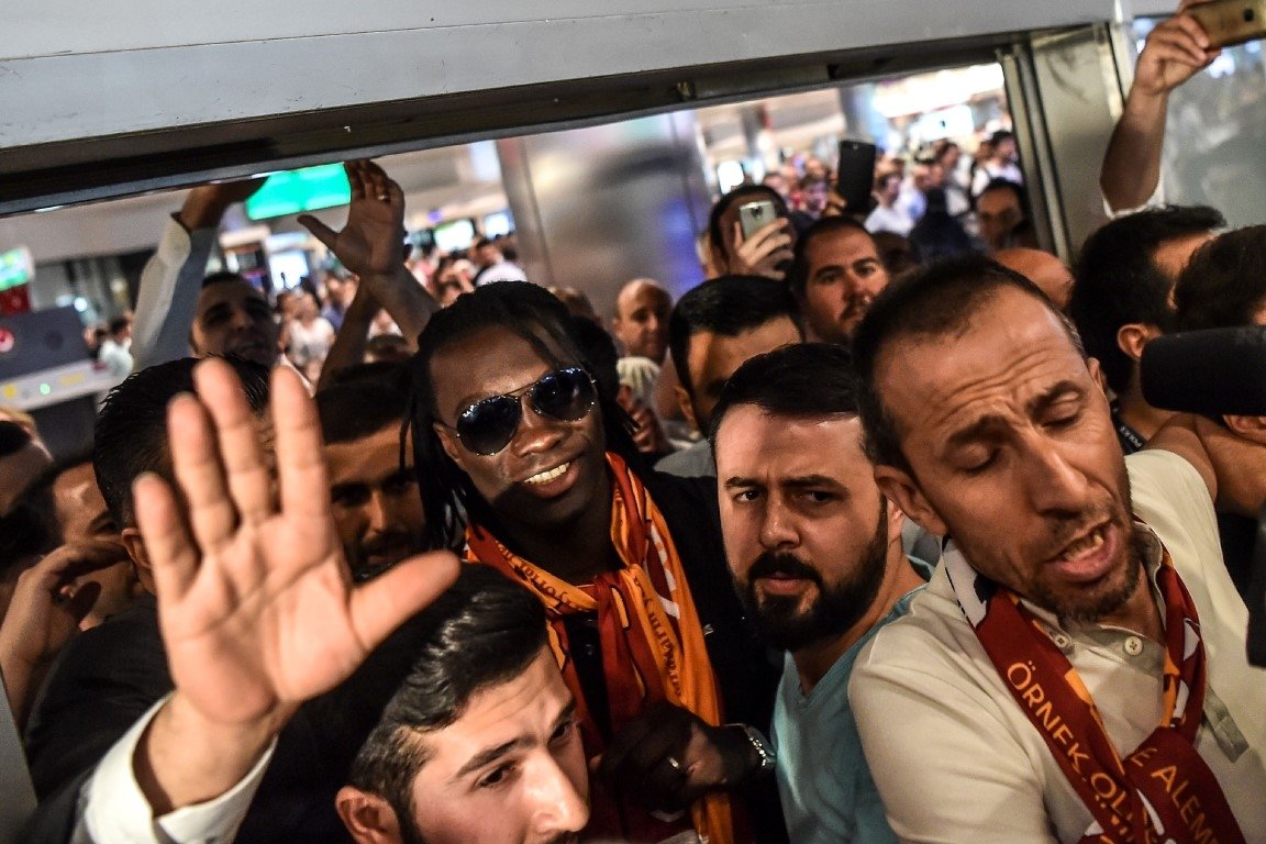 Bafetimbi Gomis araca bindi o soruyu sordu