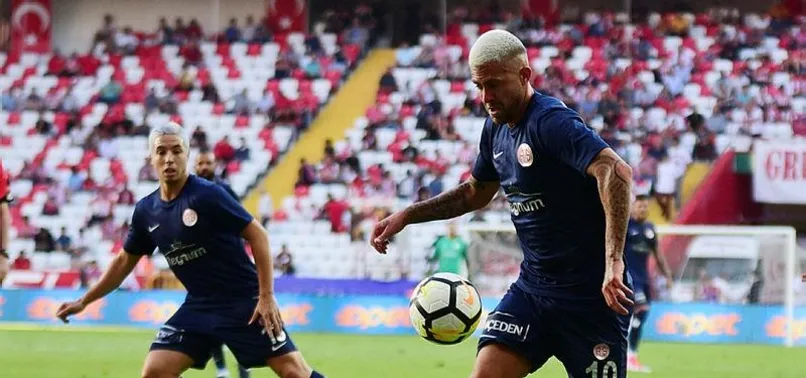 Menez, Antalyaspor'dan ayrılmak istiyor