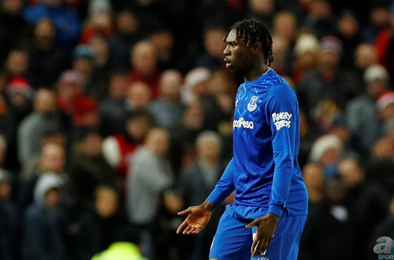 Yıldız futbolcudan corona virüsü skandalı! Kulüpten açıklama geldi