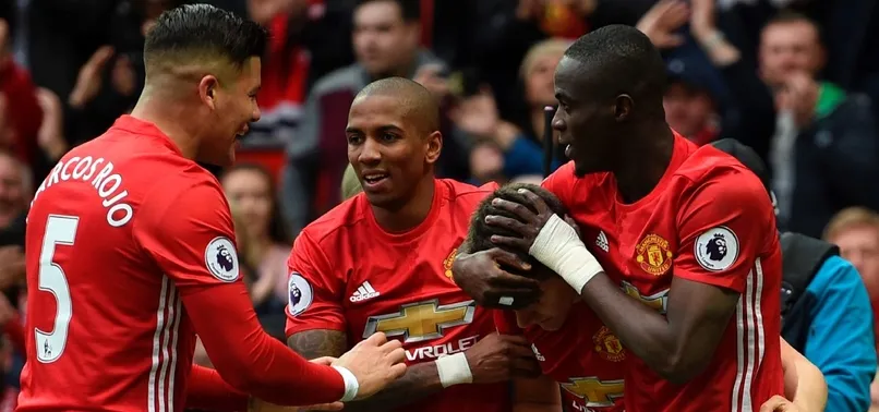 Manchester United, Chelsea'yi 2 golle geçti
