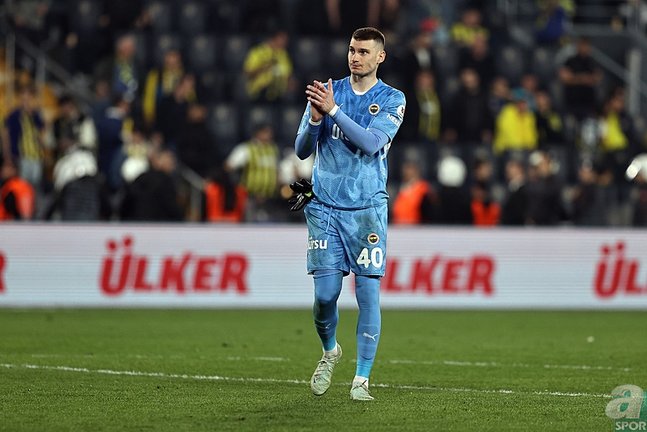 Fenerbahçe’den Livakovic kararı! Formasını İrfan Can Eğribayat’a kaptırmıştı