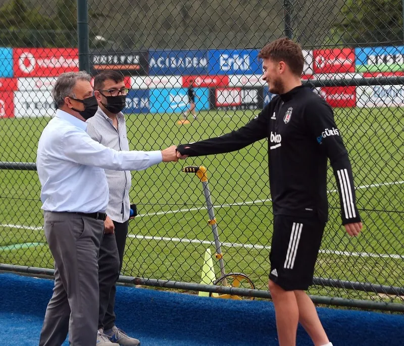 Beşiktaş'ta Ahmet Nur Çebi'den takıma moral ziyareti - 1