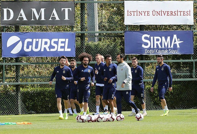 Fenerbahçe’de büyük şok! Maaşlar ödenmedi!