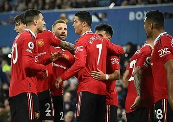 ManU geriden gelerek kazandı! Ronaldo...