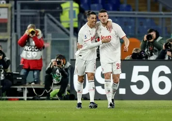 Merih Demiral el yakıyor!