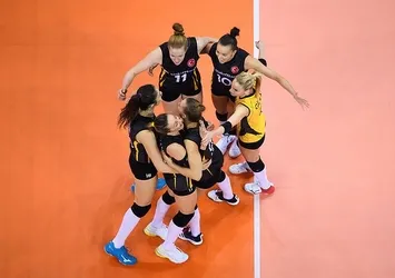 VakıfBank final şansını yitirdi