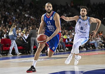 A. Efes deplasmanda galip!