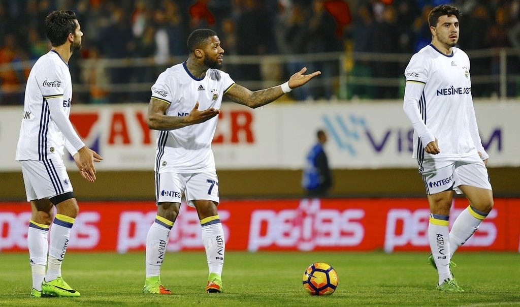 Fenerbahçe’de Lens’ten takım arkadaşlarına tepki