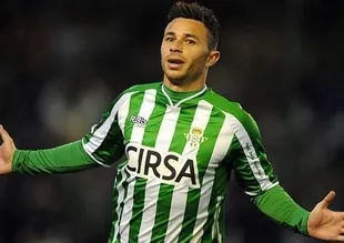 35'lik oyuncu 2019'a kadar Real Betis'te