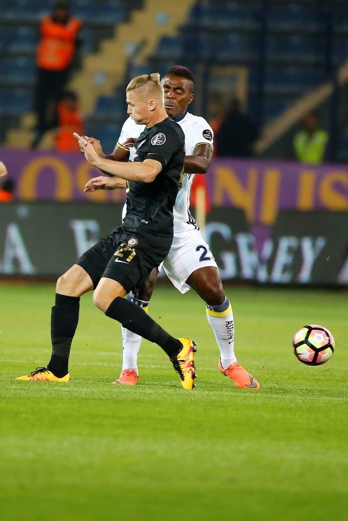 Osmanlıspor-Fenerbahçe maçından kareler