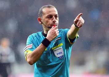 Cüneyt Çakır'ın derbi karnesi