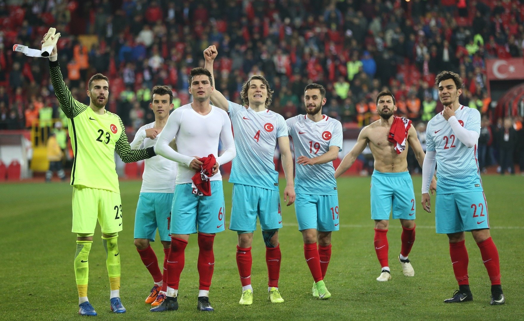 Şehirler milli maç için kapışıyor