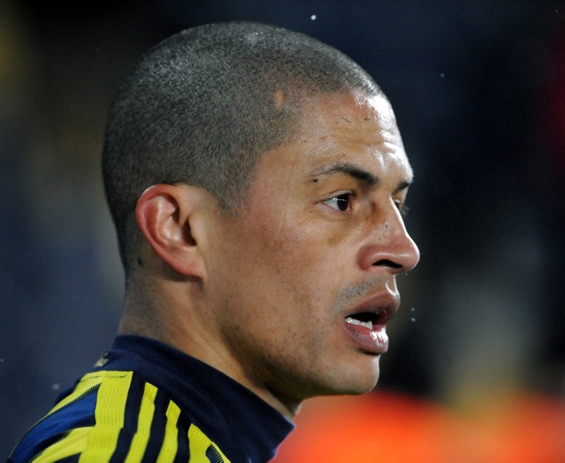 Alex: Fenerbahçe isterse oyuncu bakarız