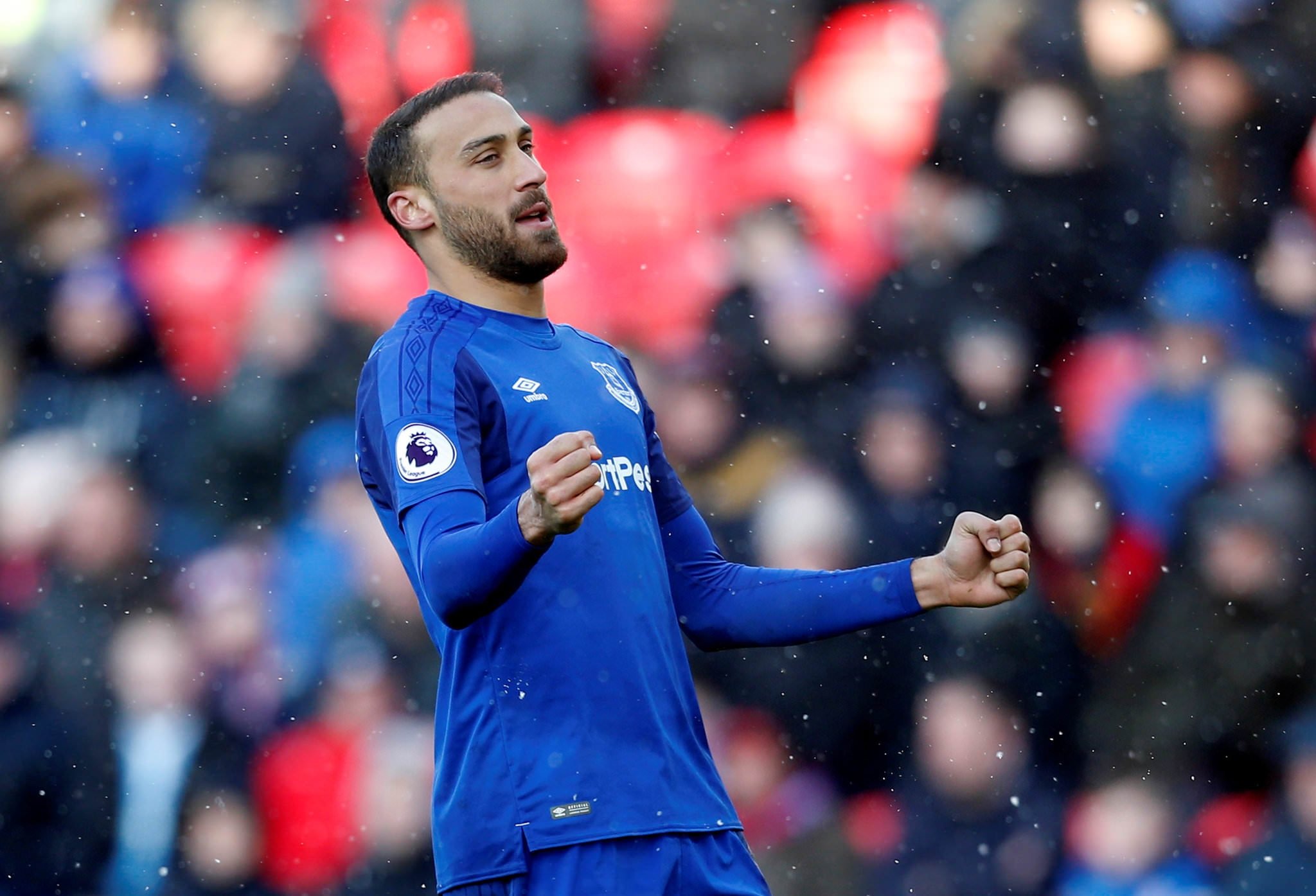 Tosun Paşa Premier Lig’i sallıyor