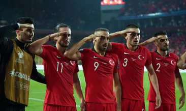 Milli futbolcunun çapraz bağları koptu!