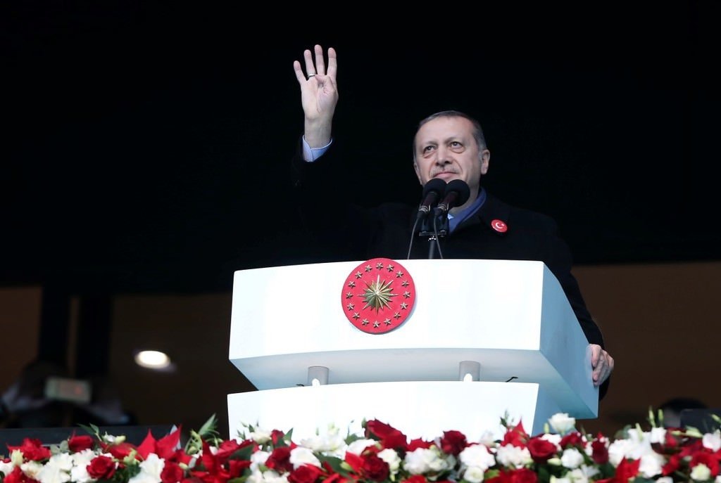 Yıldızlar teröre karşı sahaya indi