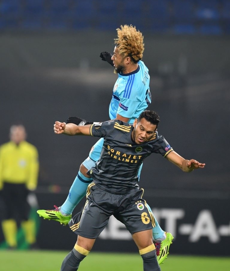 Feyenoord - Fenerbahçe mücadelesinden kareler