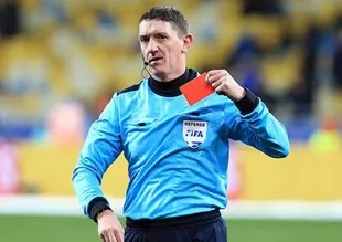 Beşiktaş'ı yakan o hakemin kalemi kırıldı!