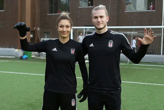 Karius'tan Beşiktaş'ın kadın ve altyapı takımına ziyaret - 2