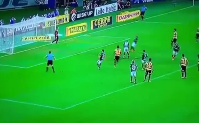 Felipe Melo rezil oldu