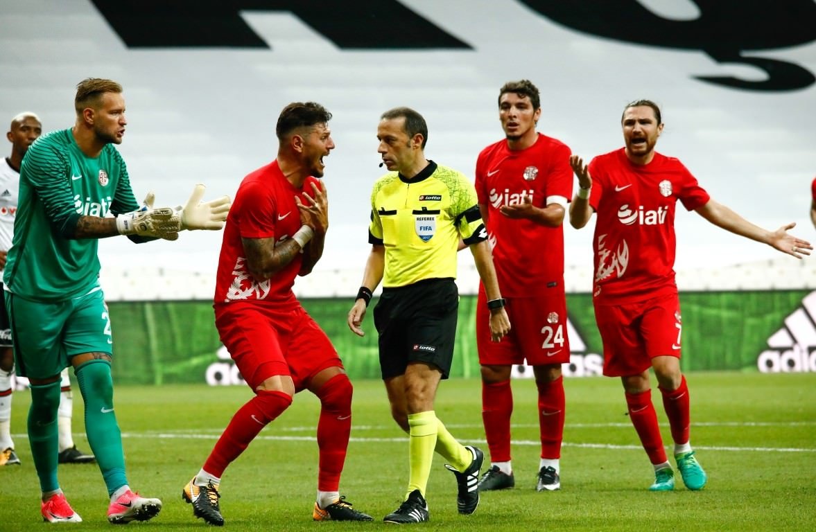 Beşiktaş - Antalyaspor maçından kareler