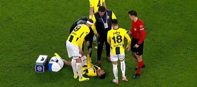 Fenerbahçe'de bir sakatlık daha! Oğuz Aydın oyuna devam edemedi - 1