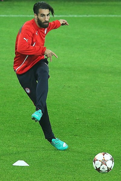 Tolga Ciğerci yıldızları solladı