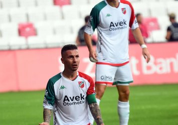 Karşıyaka'da Adem Büyük sözleşmesini feshetti!